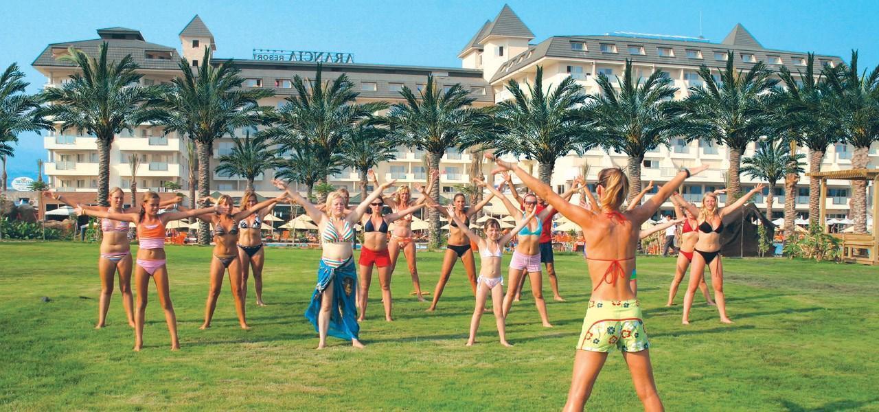 Mc Arancia Resort Hotel 阿拉尼亚 外观 照片